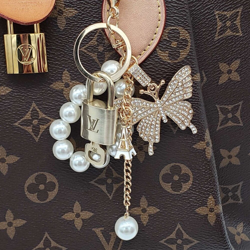 Authentic Louis Vuitton Gold Lock & Key 🔑 Bag Charm w/ Unbranded Charm - Picture 9 of 9